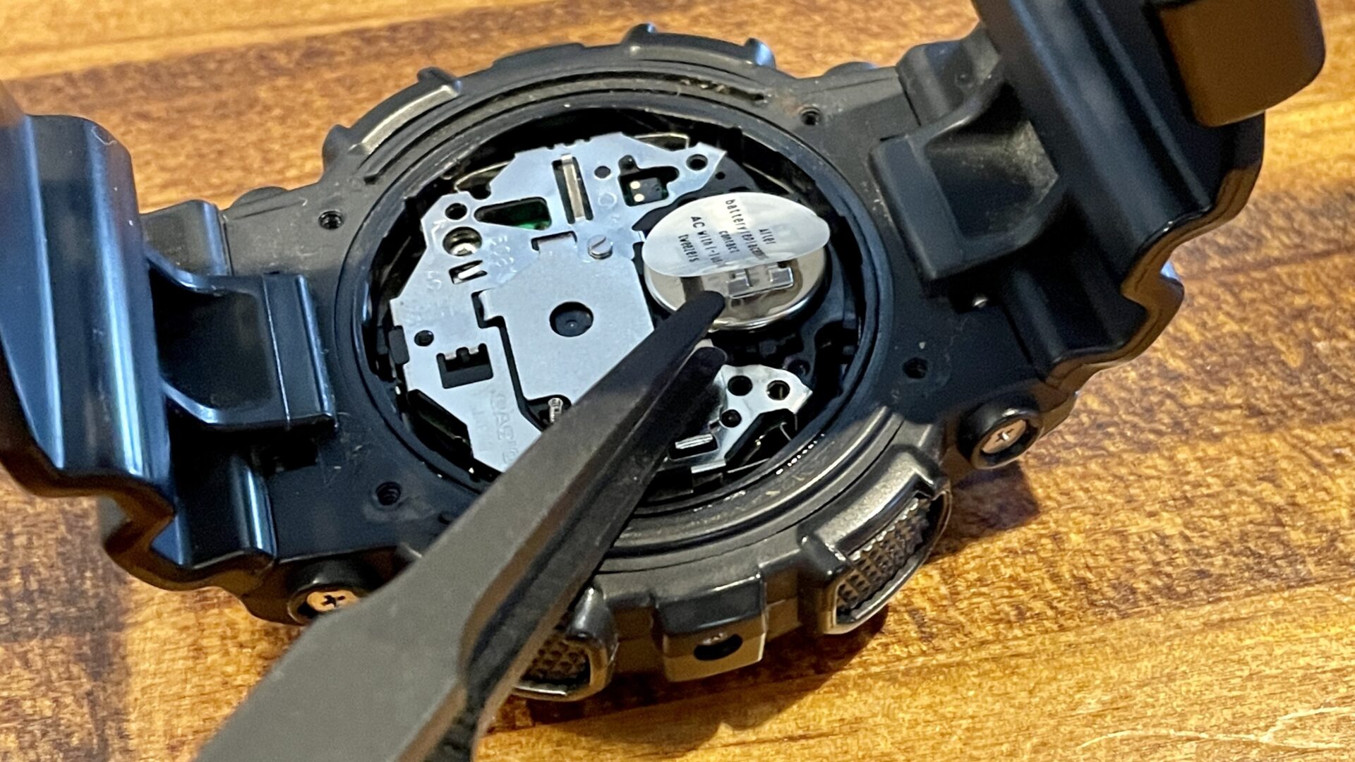 G-SHOCKの電池交換！DIYでやる手順と注意点を紹介【GA-110MB】 | うち