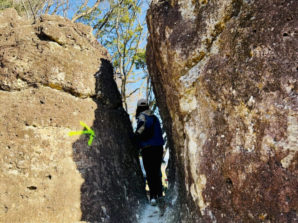 鹿沼の岩山の登山コース　メタボ岩