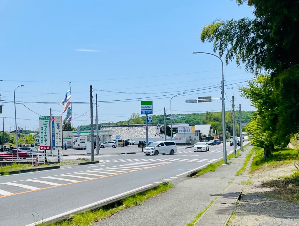 男抱山の登山口にあるコンビニ