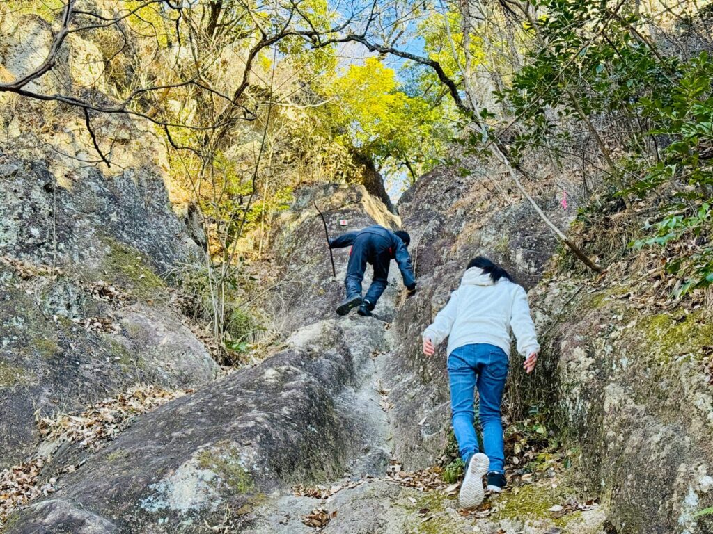 鹿沼の岩山の登山コース