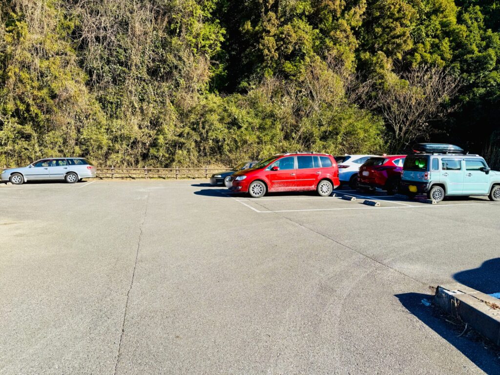 鹿沼の岩山の富士山公園駐車場