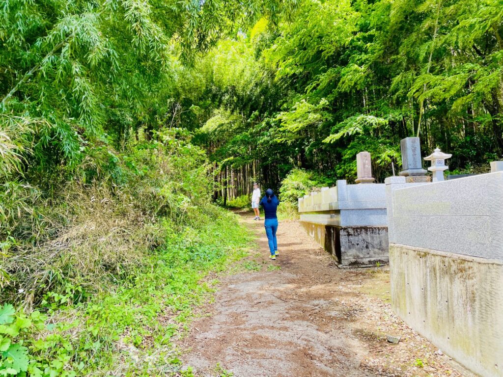 男抱山の登山口