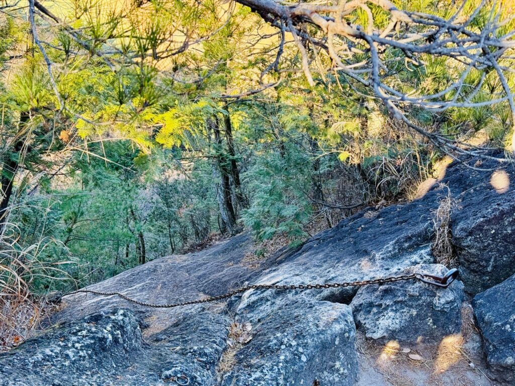 鹿沼の岩山にある猿岩