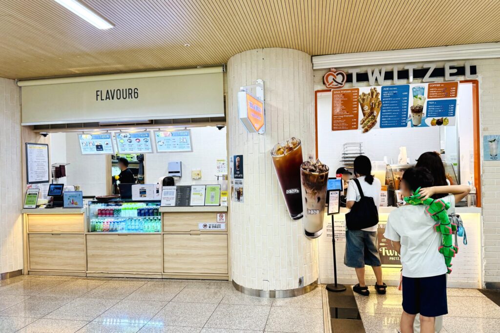 清州国際空港の2階にある「FLAVOUR6」というフードコート