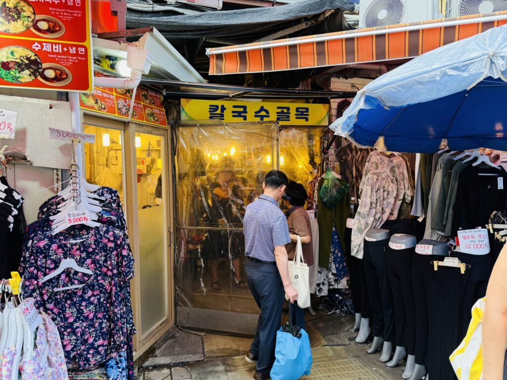 南大門市場のカルグクス横丁の行き方 秘密の扉