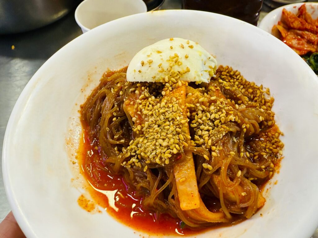 南大門市場 カルグクス横丁 巨済食堂の冷麺