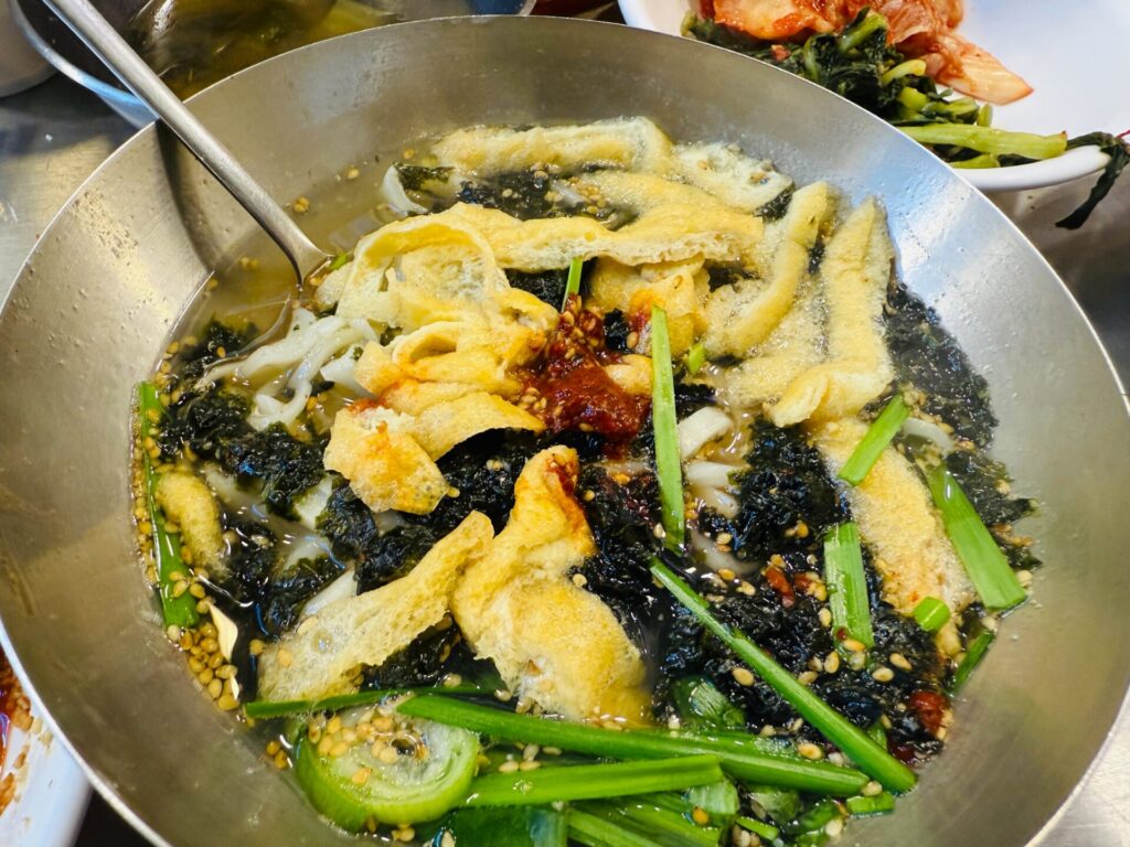 南大門市場 カルグクス横丁 巨済食堂のカルグクス