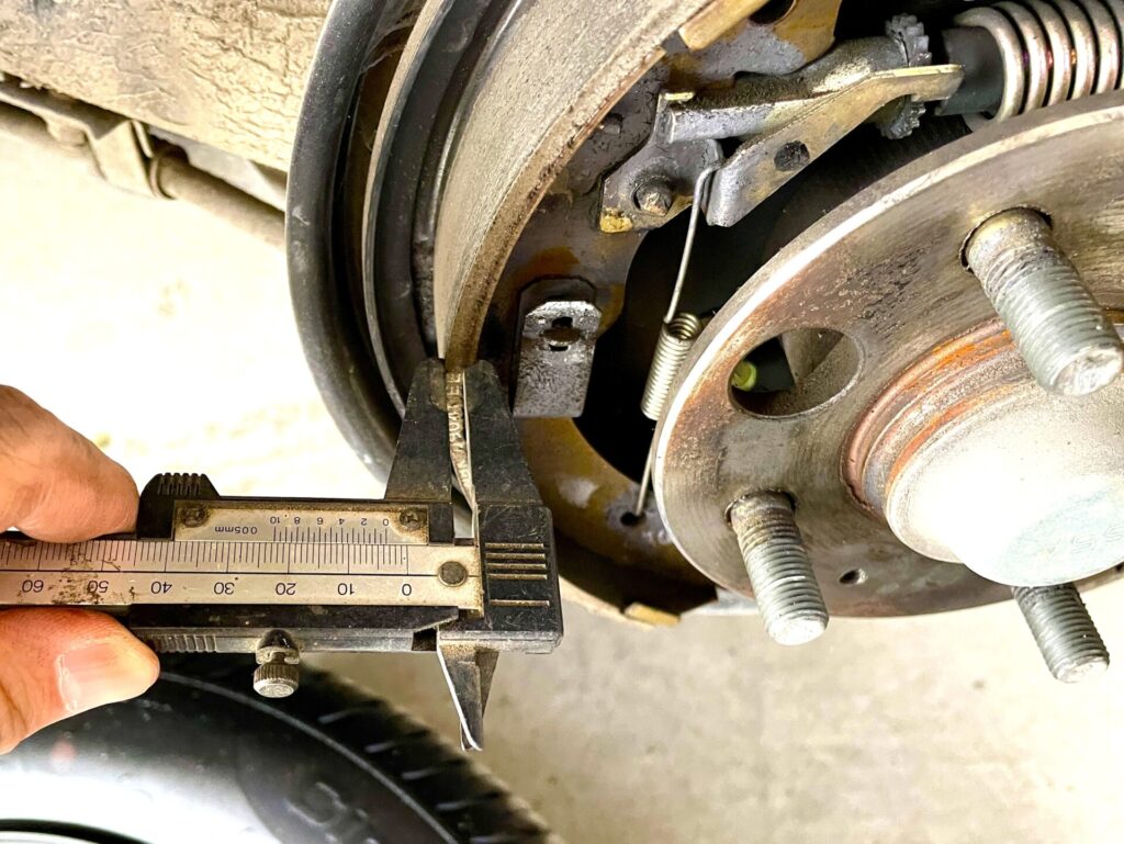 車検 diy ブレーキ