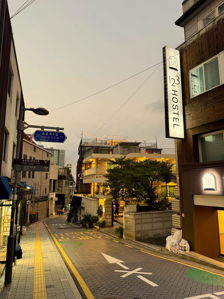 南山ケーブルカー乗り場から歩いて明洞へ