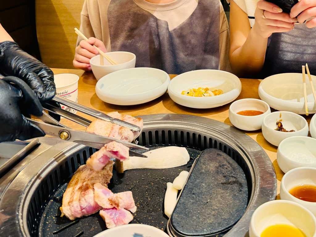 黄金牧場 明洞聖堂店のサムギョプサル
